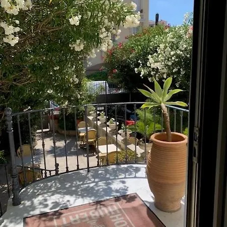 Отель Saint Hubert Ницца