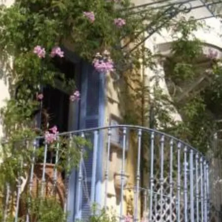 Saint Hubert Hotel 3*