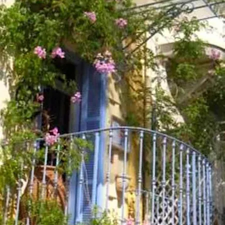 Saint Hubert Hotel 3*