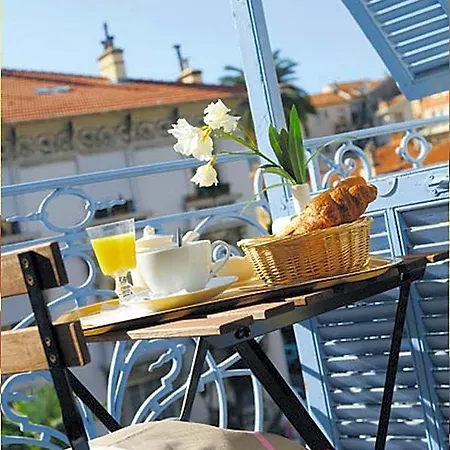 Hotel Saint Hubert 3*