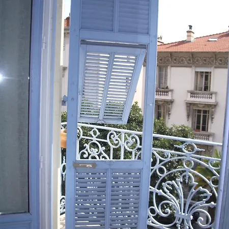 Hotel Saint Hubert 3*