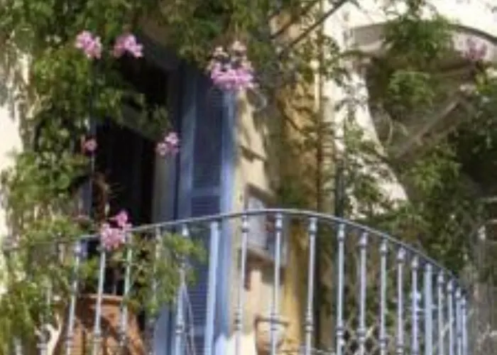 Saint Hubert Hotel 3*